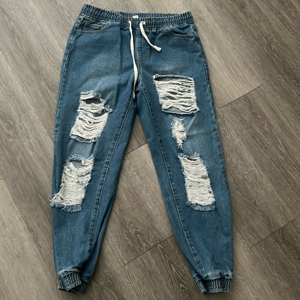 Baggy distress jeans